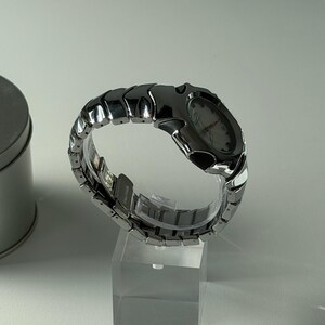 Custom Oakley Y2K Futuristische Metallarmbanduhr Bild 6