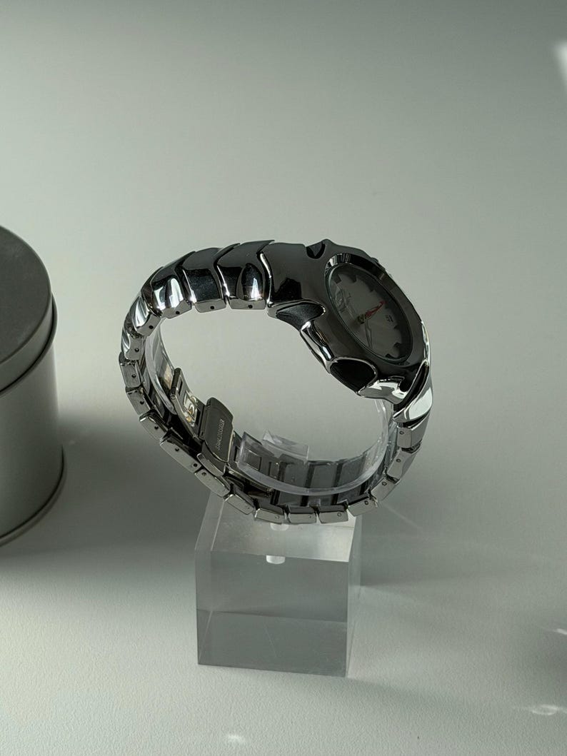 Custom Oakley Y2K Futuristische Metallarmbanduhr Bild 6