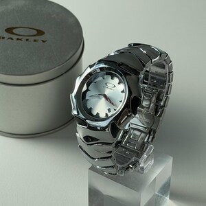 Custom Oakley Y2K Futuristische Metallarmbanduhr Bild 2