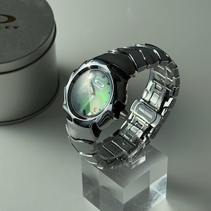 Orologio da polso Oakley Y2K futuristico personalizzato con quadrante verde immagine 3