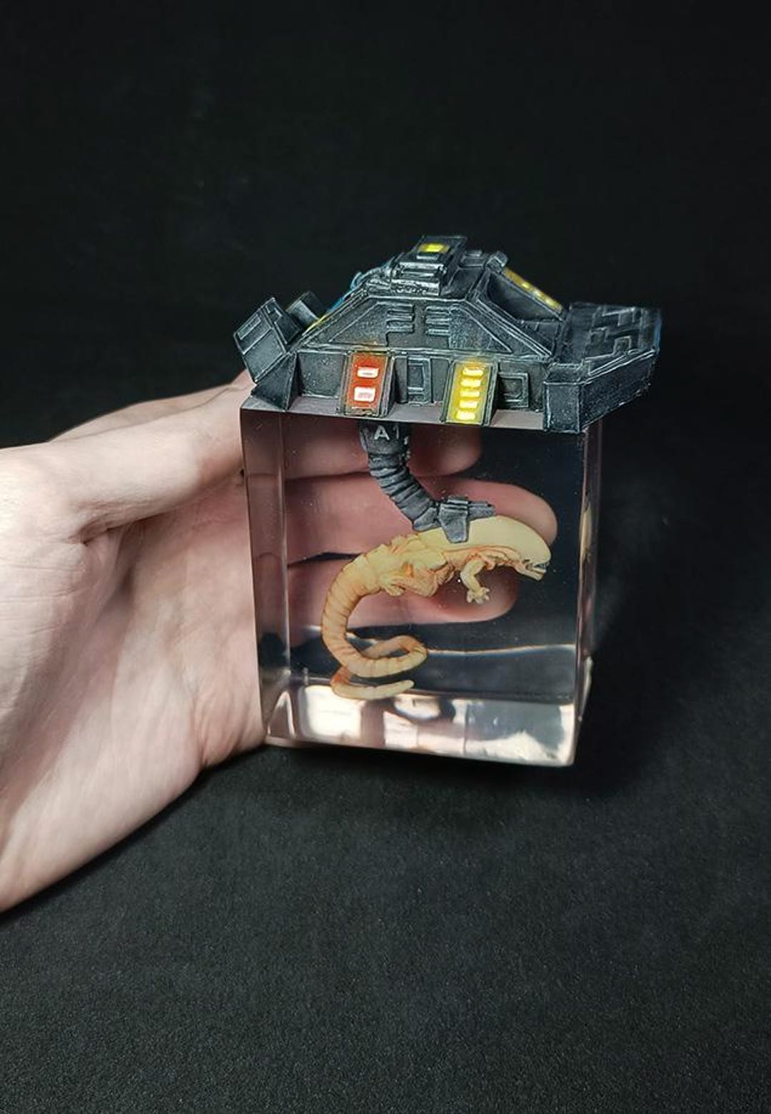 Abandoned Alien Xenomorph Storage Container- Resin Figure - Etsy