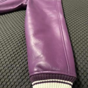 Chaqueta bomber de cuero Avirex USA Icon para hombre, auténtica piel de vaca, estilo militar, color morado, estilo motero, abrigo de estilo vintage, regalo para él. imagen 5