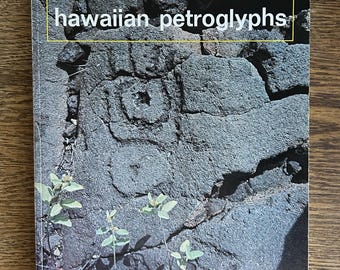 Vintage 1995 Hawaiian Petroglyphs Book – J. Halley Cox – Bishop Museum Hawaii Archaeology Polynesian History Reference