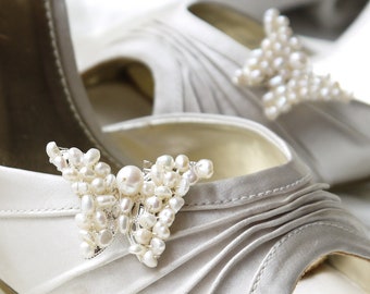 pearl butterfly shoe clips ivory freshwater pearl silver filigree wedding shoe clips for the bride