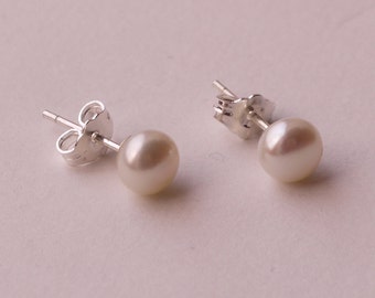 small ivory white pearl sterling silver 5mm-6mm freshwater pearl stud earrings