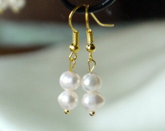 ivory white freshwater round pearl gold fish hook dangle earrings