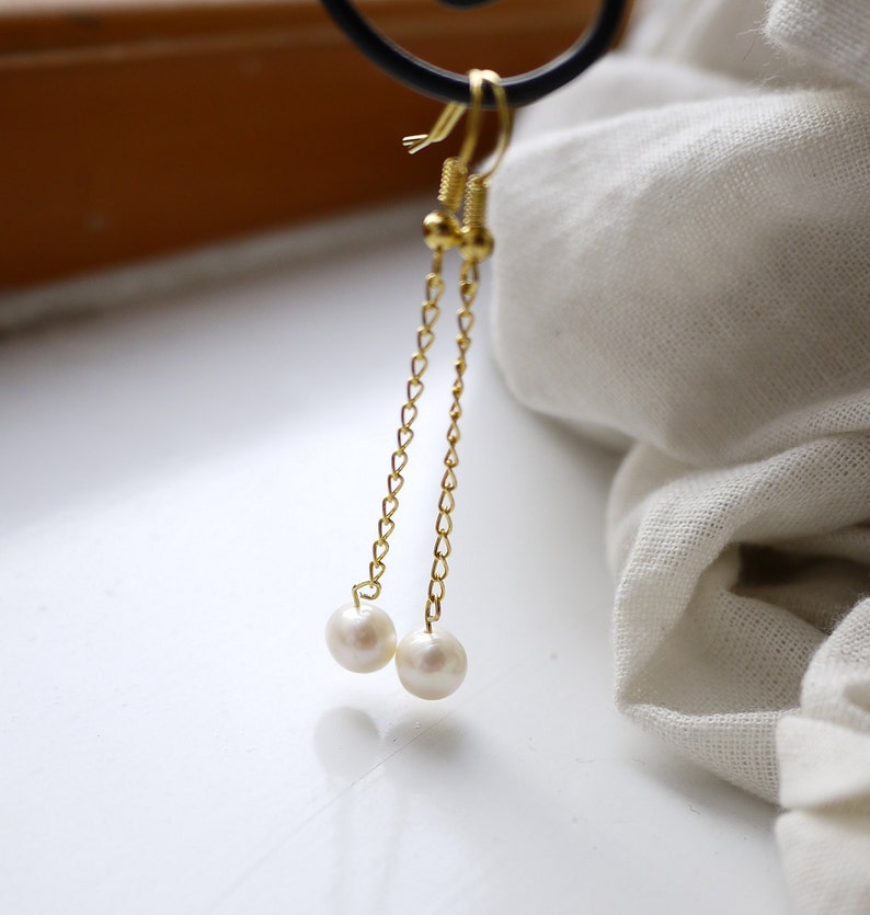 Gold Chain Pearl Earrings Ivory White Freshwater Round Pearl - Etsy