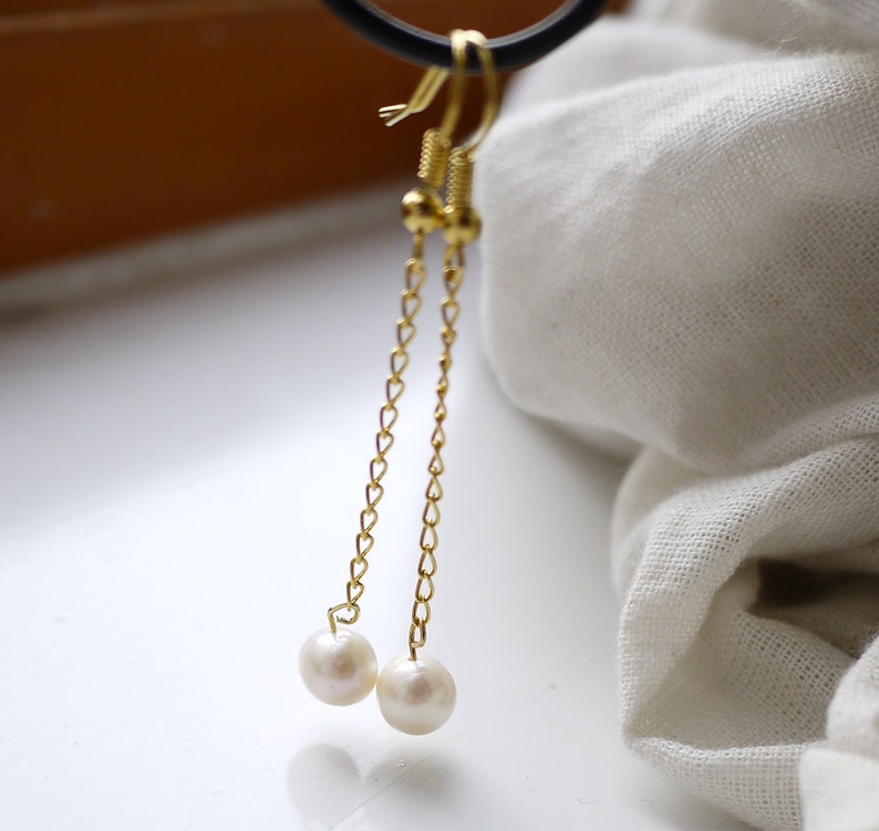 Gold Chain Pearl Earrings Ivory White Freshwater Round Pearl - Etsy