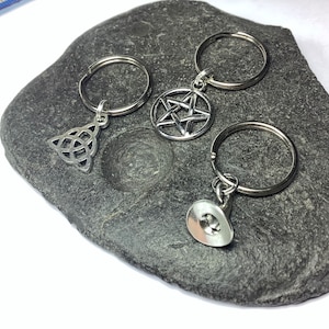 Set of 3 Pagan Wiccan Cat Collar Charms Triquetra Pentagram Witches Hat   Wicca Familiar Kittie Pentacle