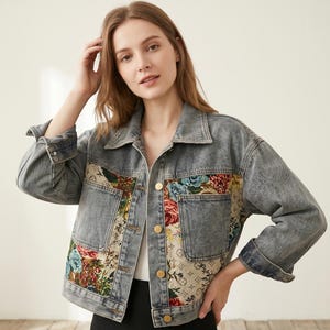 Giacca di jeans con patchwork floreale, giacca corta in stile boho da donna