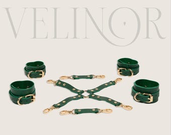 Green Leather Collar and Wrist Cuff Set – Adjustable Cosplay Costume Accessory with Gold Connectors