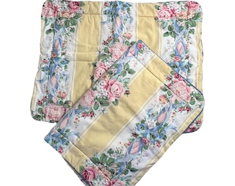 2er Set Croscill Vintage Princess Quilted Standard Gelb Weiß Stripe Cottage