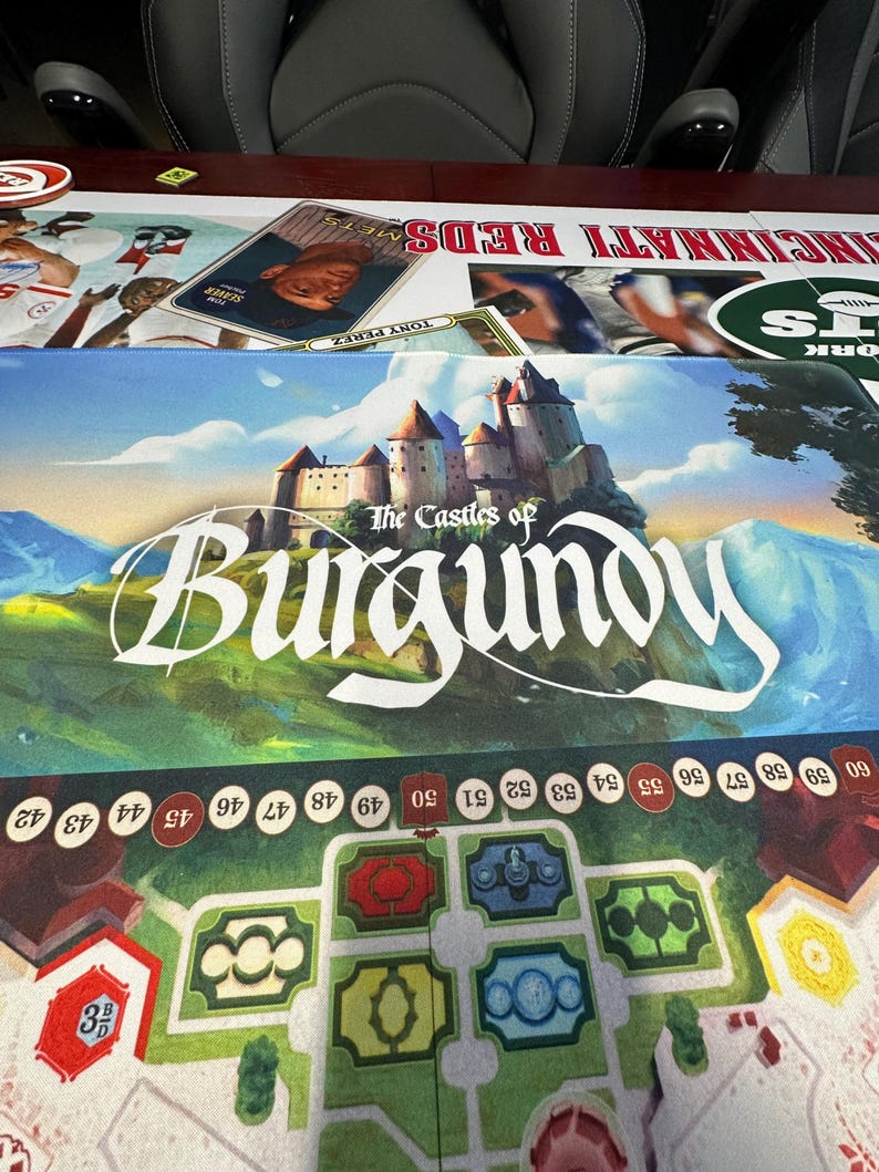Tapete de juego individual personalizado de neopreno de 3 mm con borde cosido blanco. Ponle nombre a tu juego de mesa y personalízalo a tu gusto. imagen 8