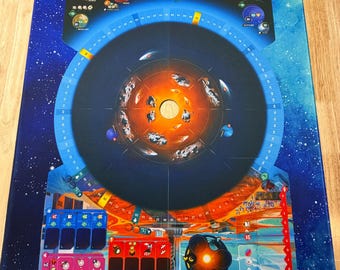 Tapete de juego SETI para juegos de mesa. Borde cosido de neopreno. Mejora no oficial. 24 x 35 pulgadas (3 mm). Incluye un círculo abierto de 40 mm para que el sol se ajuste perfectamente al tapete.