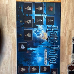 Tapete de juego individual personalizado de neopreno de 3 mm con borde cosido blanco. Ponle nombre a tu juego de mesa y personalízalo a tu gusto. imagen 10