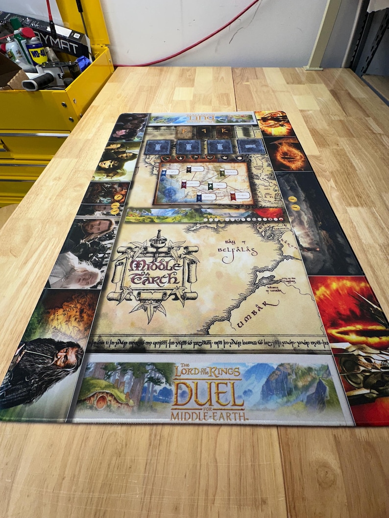 Tapete de juego individual personalizado de neopreno de 3 mm con borde cosido blanco. Ponle nombre a tu juego de mesa y personalízalo a tu gusto. imagen 2