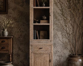 Holzschrank, rustikaler Bauernhaus-Holzschrank, hoher Glastür-Vitrinenschrank, Vintage-Schlafzimmer-Organisator