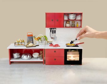 Echtes, funktionsfähiges Mini-Küchenset – Enthält alle Mini-Kochutensilien.