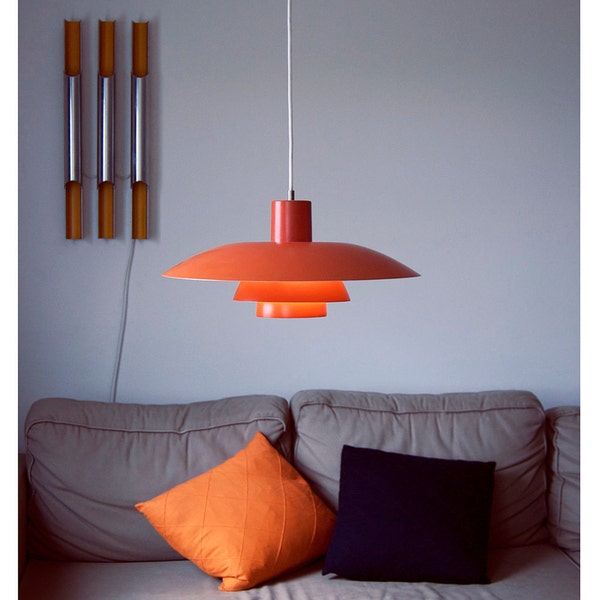 Orange Danish designer Poul Henningsen PH 4/3 pendant 1966. Gradient lighting.