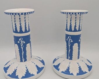 Camrose & Kross Jackie Kennedy JBK Blåvita Keramikljusstakar Set 2
