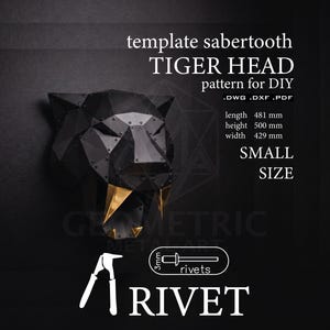 Puede incluir: Una escultura de pared con forma de cabeza de tigre dientes de sable geométrica negra con colmillos dorados. El texto incluye template sabertooth TIGER HEAD pattern for DIY .DWG .DXF .PDF, length 481 mm, height 500 mm, width 429 mm, SMALL SIZE, 3mm rivets y RIVET.