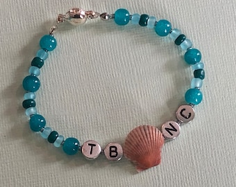 Topsail Beach Bracelet- TB NC Letter Bracelet- Carolina Blue Beads with Real Scallop Seashell- North Carolina Souvenir- 7.5 Inch Bracelet