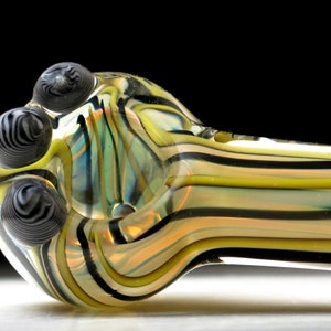 Black and Yellow Color Changing Thick Glass Pipe