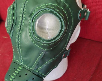 Grüne Gasmaske aus echtem Leder