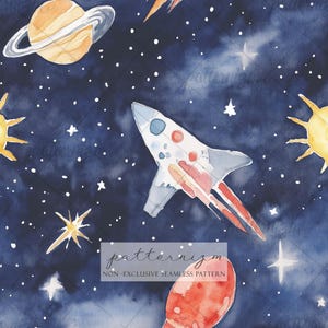 Może przedstawiać: Akwarelowa ilustracja bezszwowego wzoru kosmicznego. Projekt przedstawia planety, rakiety, gwiazdy i słońca na ciemnoniebieskim tle. Obraz zawiera tekst "patternizm" i "NON-EXCLUSIVE SEAMLESS PATTERN".