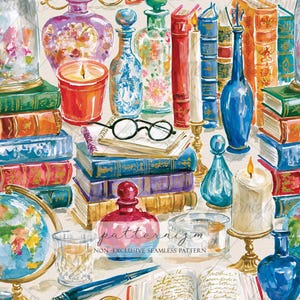 Può includere: Un motivo ad acquerello con pile di libri colorati, flaconi di profumo in vetro, candele accese in portacandele, un mappamondo, occhiali con montatura nera su un taccuino e un diario aperto con testo scritto a mano su sfondo chiaro.