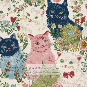 Puede incluir: Un patrón sin costuras con gatos estilizados en tonos rosa, azul y blanco, rodeados de elementos florales. Los gatos tienen rasgos faciales detallados y están sobre un fondo crema. También se ve el texto "patternizm" y "NON-EXCLUSIVE SEAMLESS PATTERN".