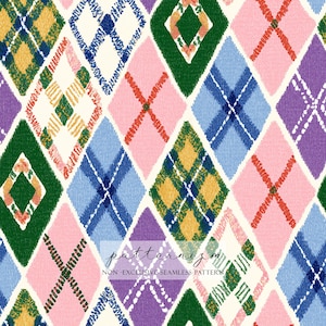 Può includere: Motivo senza cuciture con rombi argyle multicolore. I rombi sono rosa, blu, verdi, gialli e viola, con accenti bianchi. Il testo "patternizm" e "NON-EXCLUSIVE SEAMLESS PATTERN" è visibile.