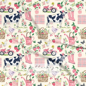 K&ouml;nnte beinhalten: Ein sich wiederholendes Muster mit Bauernhof-Thema. K&uuml;he, Traktoren, H&uuml;hner, Erdbeeren, Gie&szlig;kannen, Blumenk&ouml;rbe und rosa Gummistiefel sind auf einem cremefarbenen Hintergrund verstreut. Das Muster enth&auml;lt den Text "patternizm" und "NON EXCLUSIVE SEAMLESS PATTERN".