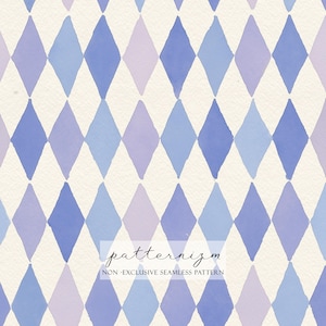 Pode incluir: Padrão aquarela com um design de losangos repetidos em tons de azul e lavanda sobre um fundo creme. O texto "patternizm" e "NON - EXCLUSIVE SEAMLESS PATTERN" são visíveis.