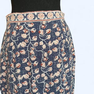 Falda midi estilo boho para festivales, estilo Y2K, de Urban Outfitters, talla mediana. imagen 5