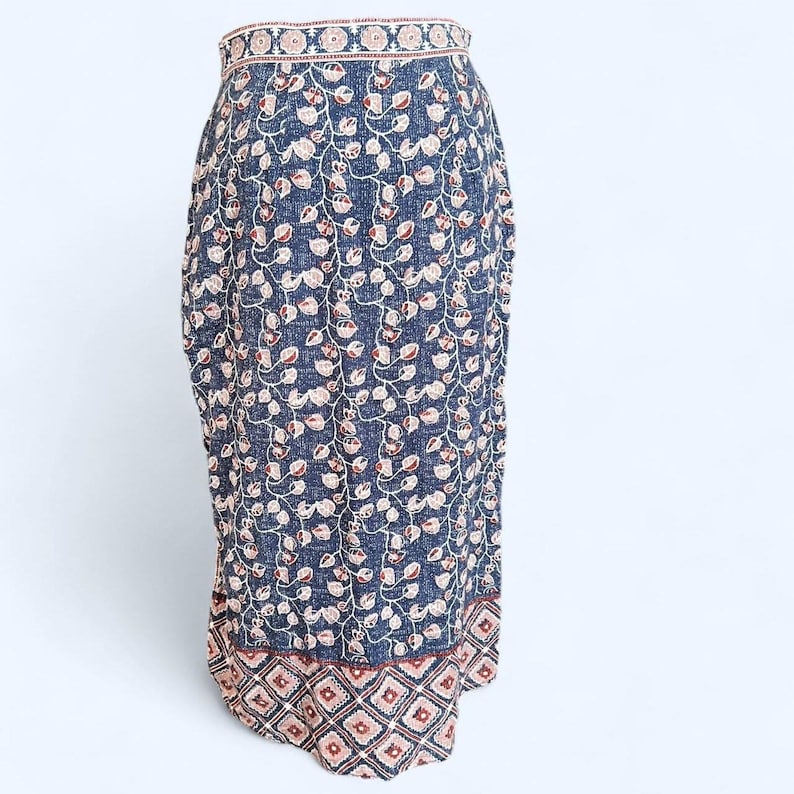Falda midi estilo boho para festivales, estilo Y2K, de Urban Outfitters, talla mediana. imagen 2