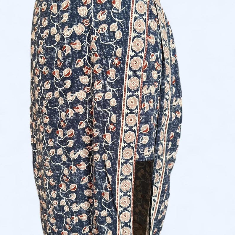Falda midi estilo boho para festivales, estilo Y2K, de Urban Outfitters, talla mediana. imagen 3