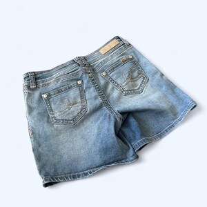 seven7 vintage y2k low rise denim shorts size 10 image 4