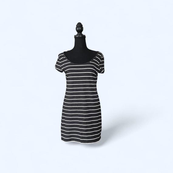 grey t shirt dress h&m Vintage and white stripped T-Shirt Size Medium Womens clothing