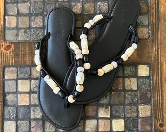 Universal Thread beaded black flip flop sandals coastal boho size 7