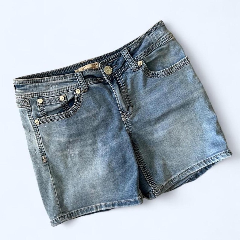 seven7 vintage y2k low rise denim shorts size 10 image 1