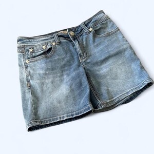 seven7 vintage y2k low rise denim shorts size 10 image 2