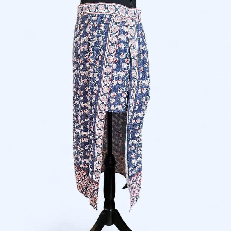Falda midi estilo boho para festivales, estilo Y2K, de Urban Outfitters, talla mediana. imagen 6