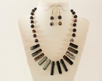 Gorgeous Agate Fan Necklace and Earring Set