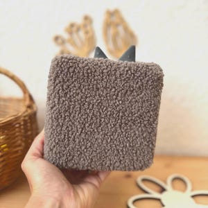 Housse faite main pour la Toniebox 1 | Housse Toniebox en polaire douce | Housse Toniebox marron personnalisée | Housse Toniebox | Housse de protection