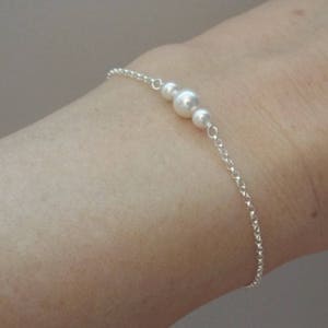 Sterling Silver Pearl Bracelet- White Pearl- Dainty Silver Bracelet- Tiny Pearl Jewelry- 925 Bracelet, Bridesmaid Gift, Wedding Jewelry