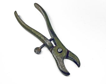 Antique 1900s HOG PIG Nose Ring PLIERS.Use or Display