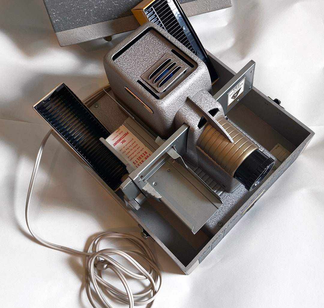 Projecteur Diapos Malik Selectron Semimatic 110v – Bell & Howell, Made In France