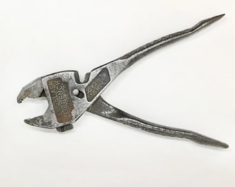 Vintage Antique EIFEL FLASH Plierench Adjustable Pliers 1900s, Excellent Collectible Tool. Made in Chicago , USA in 1916. Good OLd Days...