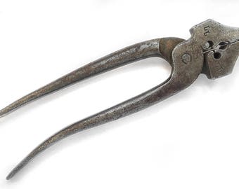 Vintage Old very Rare German Made Cobbler Shoemaker Leatherwork Hand Forged Pliers.Hole shape of Clubs. No.8 and LL. Germany stamps.1800s